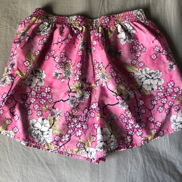Cute floral summer shorts - Picture 1 of 3